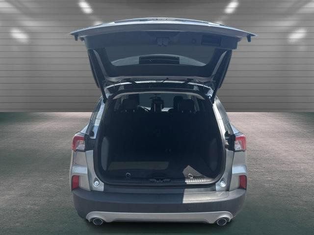 Certified 2022 Ford Escape SEL w/ Technology Package AWD/4WD image 10