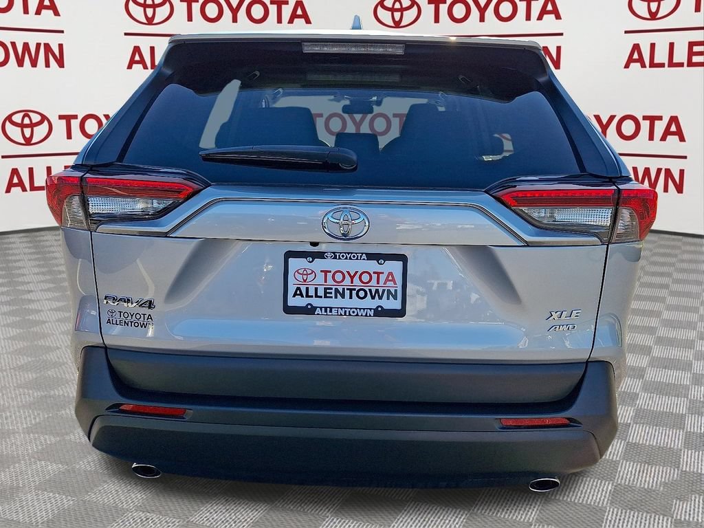 Used 2022 Toyota RAV4 XLE w/ Convenience Package AWD/4WD image 8
