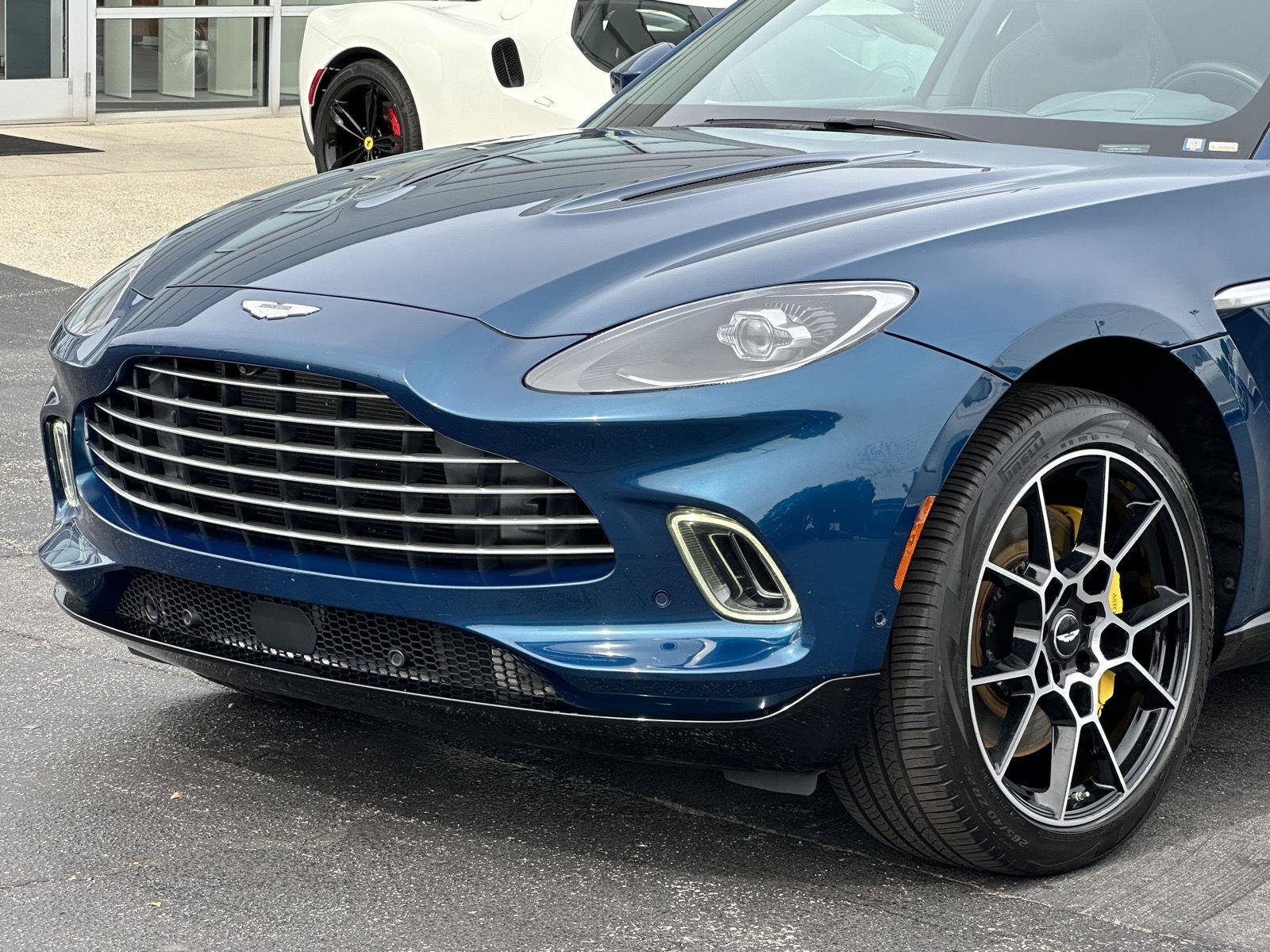 Used 2021 Aston Martin DBX AWD/4WD image 41