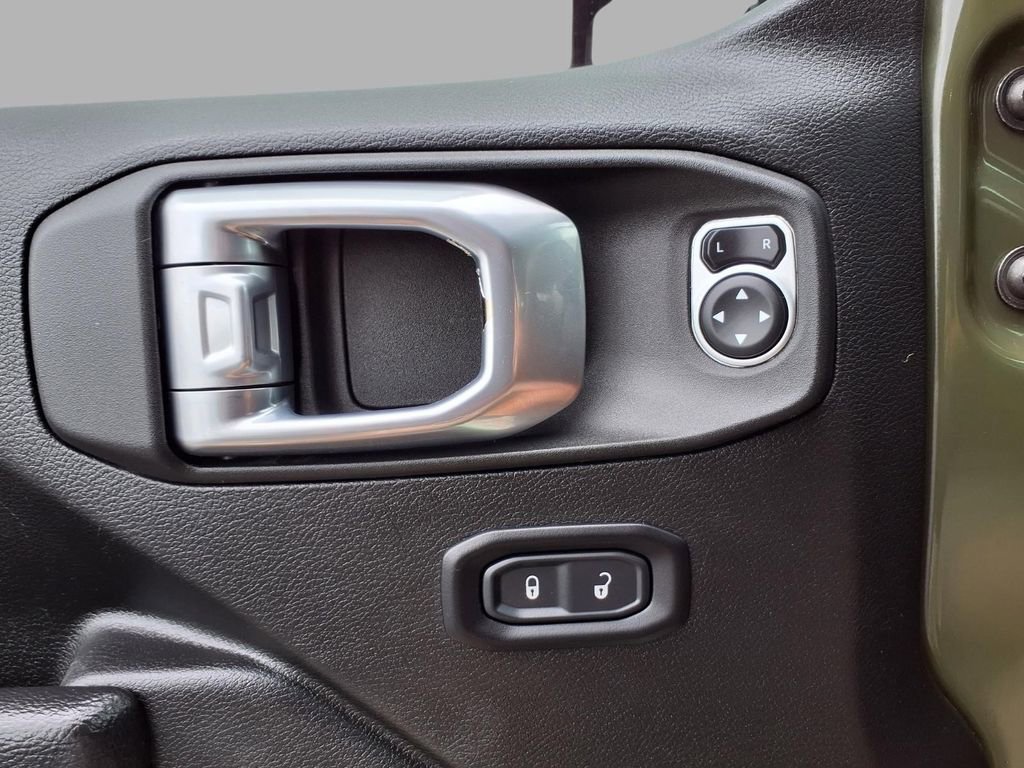 Used 2022 Jeep Gladiator Sport AWD/4WD image 17