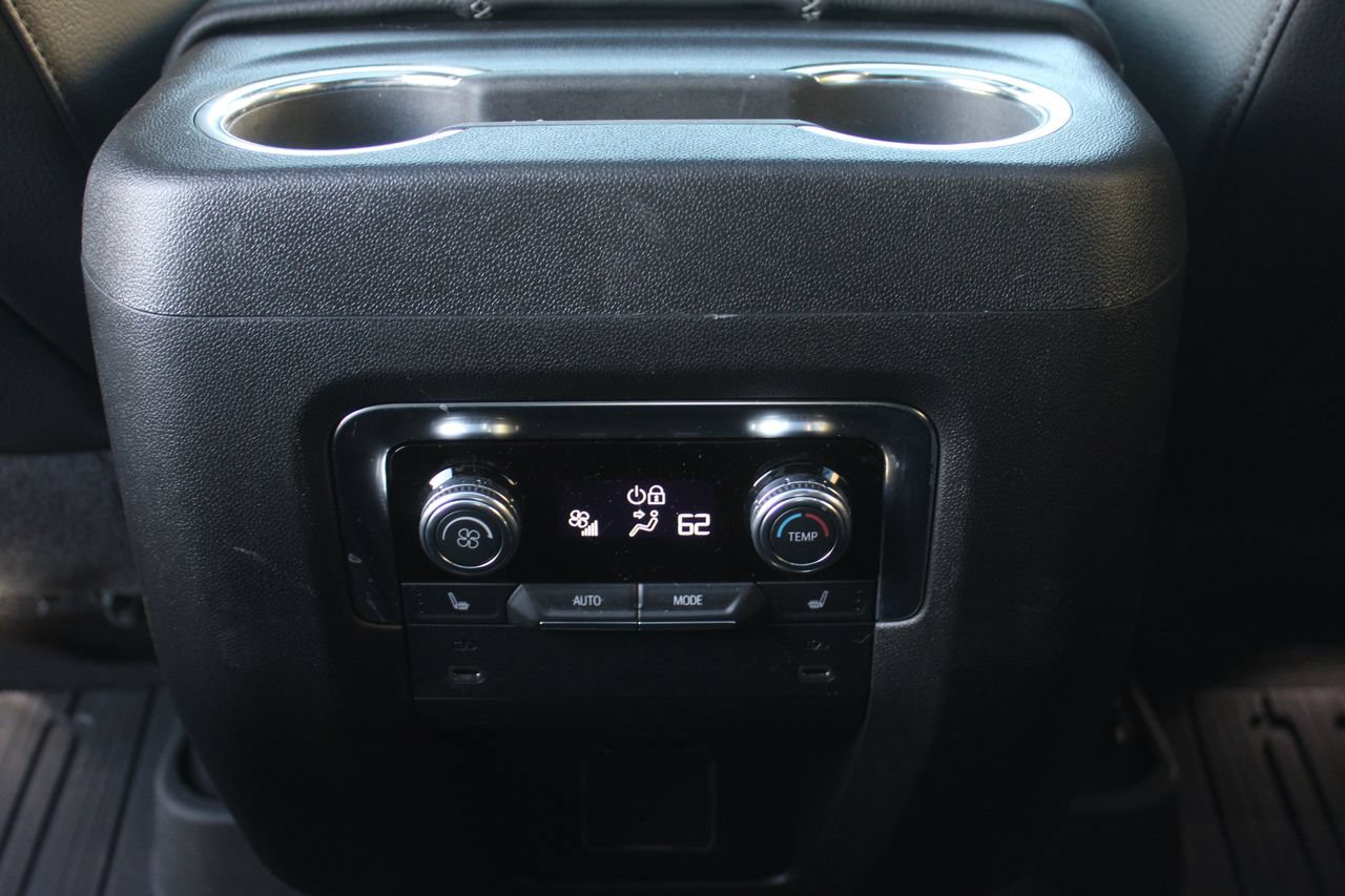 Used 2026 GMC Yukon Denali AWD/4WD image 29
