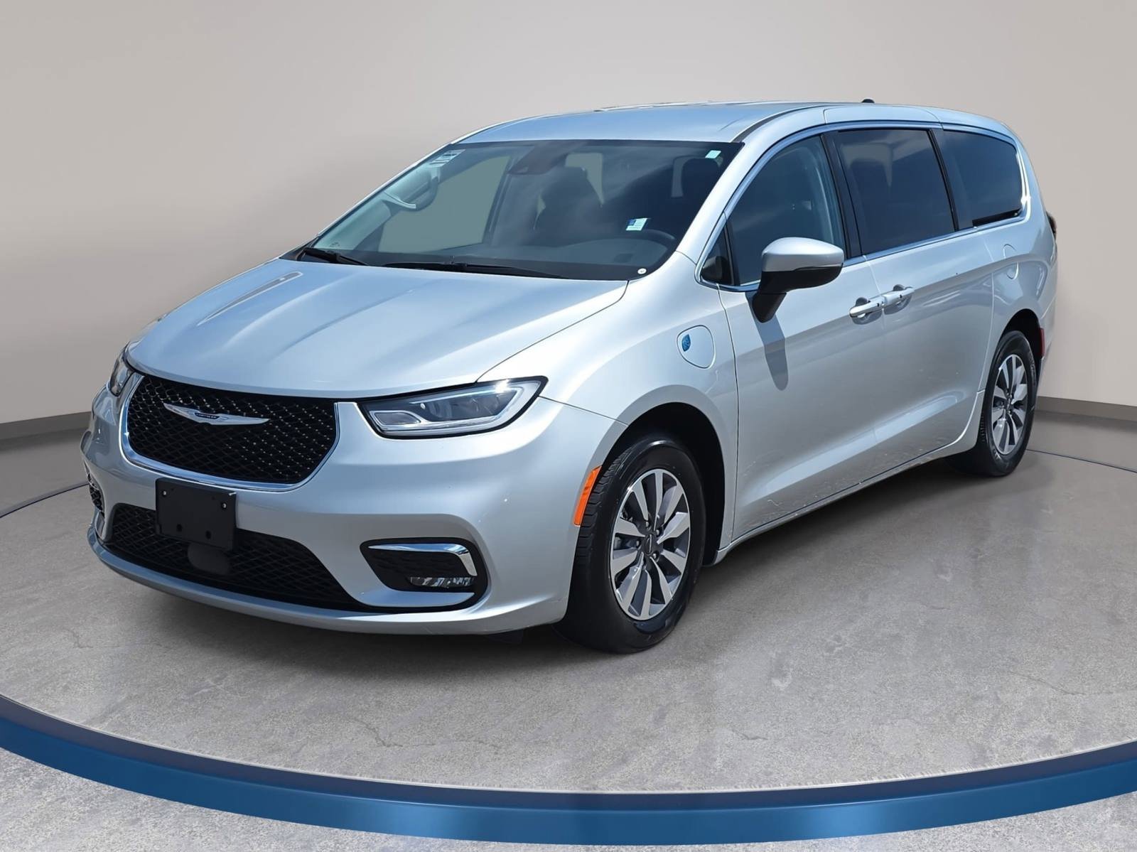 Used 2023 Chrysler Pacifica Touring-L FWD image 1