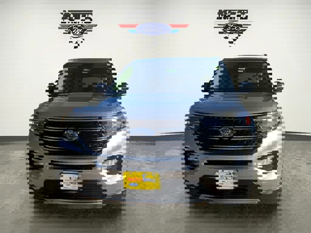 Used 2020 Ford Explorer XLT w/ Equipment Group 202A image 8