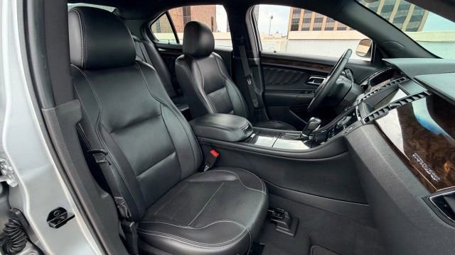 Used 2019 Ford Taurus Limited image 19