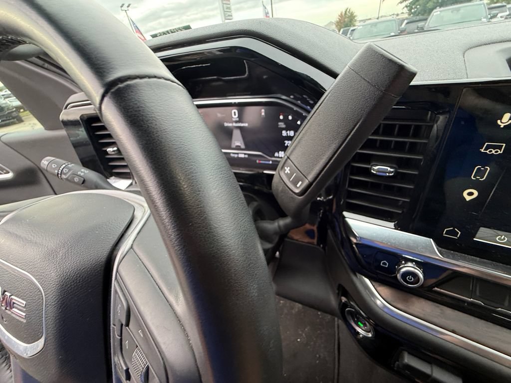 Used 2025 GMC Sierra 1500 SLT AWD/4WD image 31