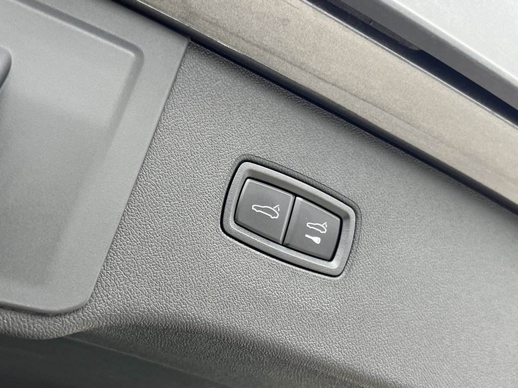 Used 2025 Porsche Cayenne image 21