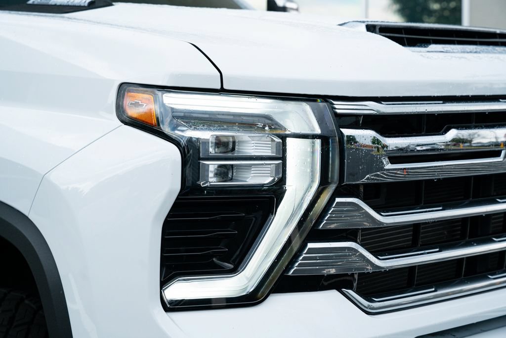 Used 2024 Chevrolet Silverado 3500 High Country AWD/4WD image 8