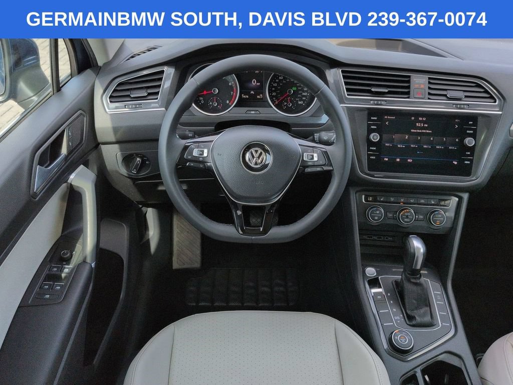 Used 2020 Volkswagen Tiguan SE w/ Panoramic Sunroof Package AWD/4WD image 18