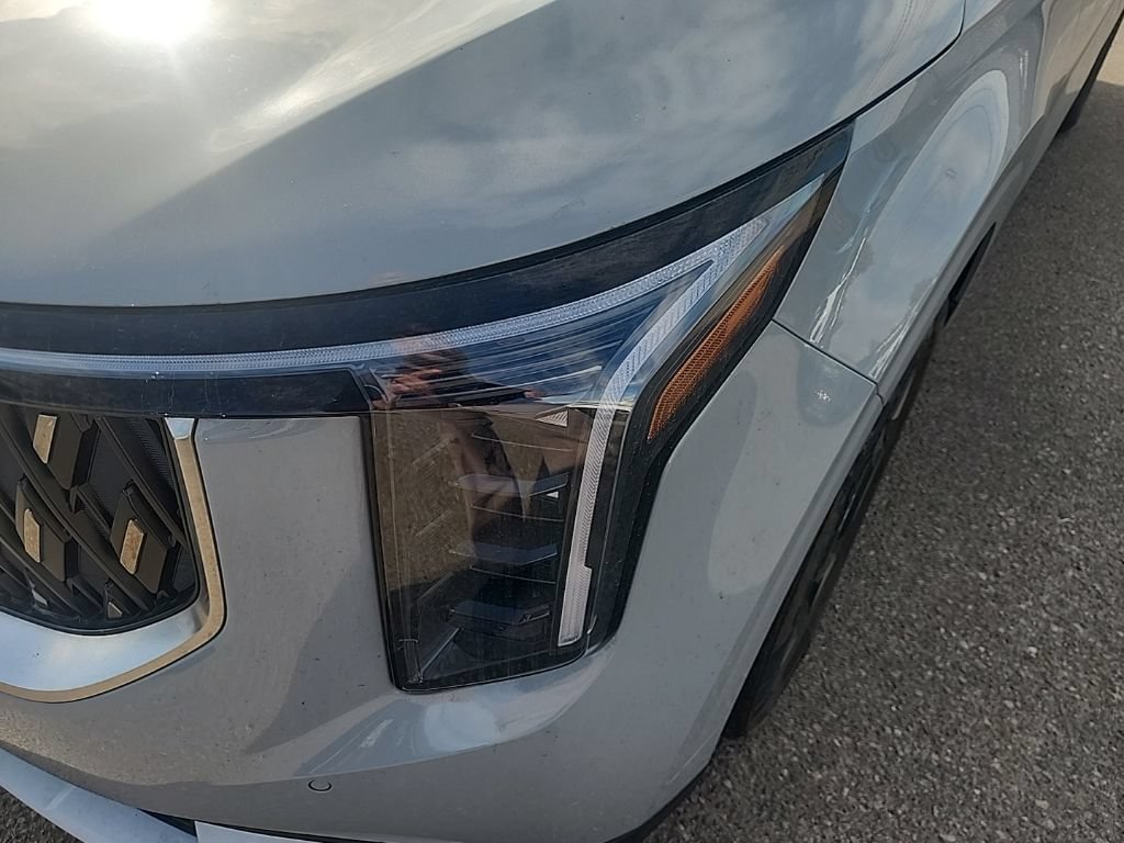 Certified 2025 Kia Carnival EX FWD image 6