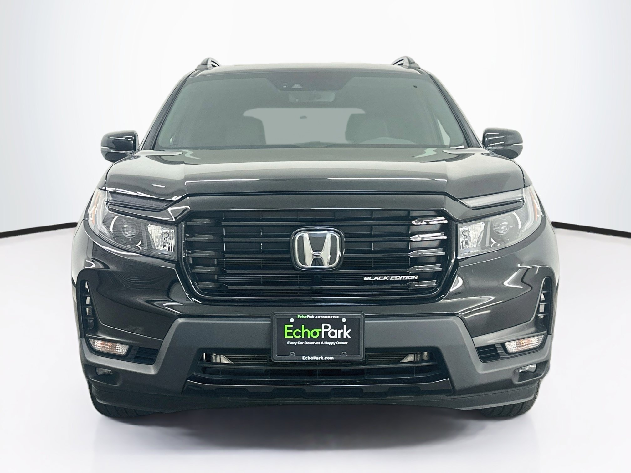 Used 2025 Honda Passport Black Edition image 2