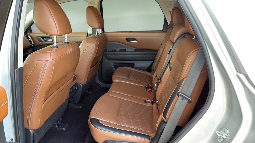 Certified 2023 Nissan Pathfinder Platinum w/ Lighting Package (N93) image 24