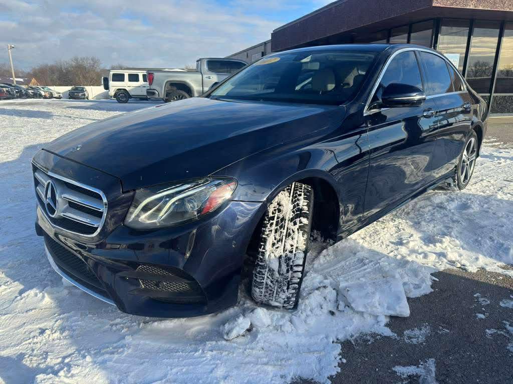 Used 2017 Mercedes-Benz E 300 4MATIC image 4