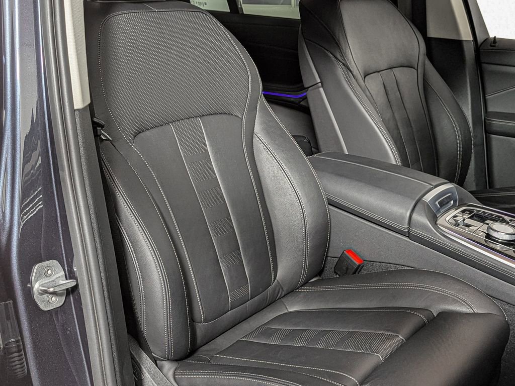 Used 2020 BMW X7 xDrive40i w/ Premium Package image 27