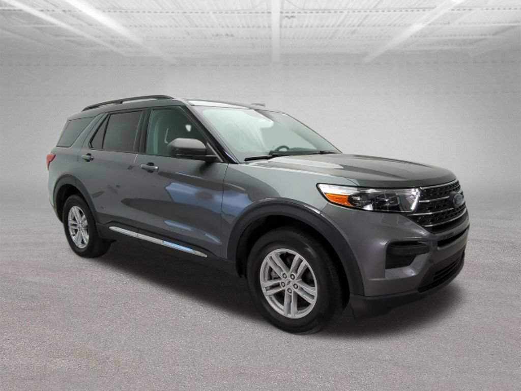Used 2023 Ford Explorer XLT AWD/4WD image 7