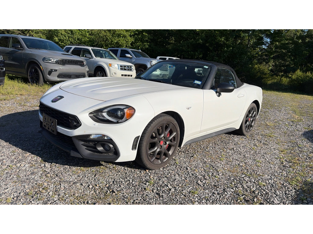 Used 2018 FIAT 124 Spider Abarth w/ Convenience Group RWD image 1