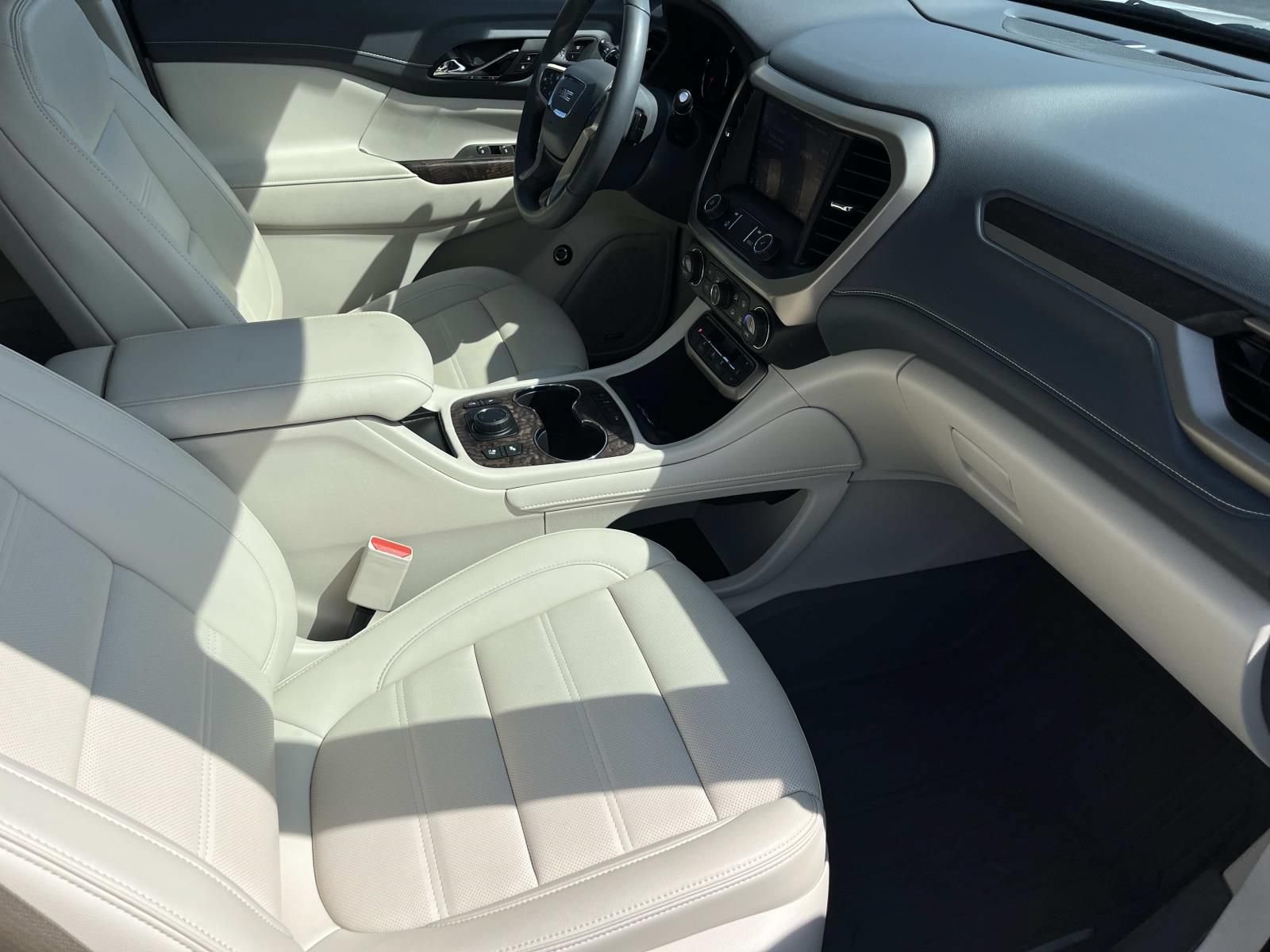Used 2021 GMC Acadia Denali w/ Denali Ultimate Package AWD/4WD image 26
