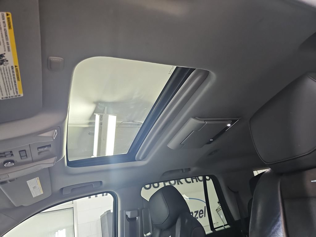 Certified 2015 Cadillac Escalade Premium AWD/4WD image 36