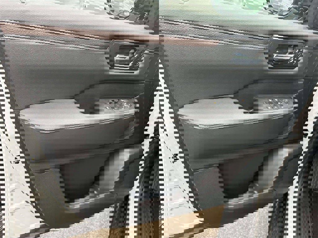 New 2025 Nissan Armada SL w/ Captain's Chari Seat Package image 17