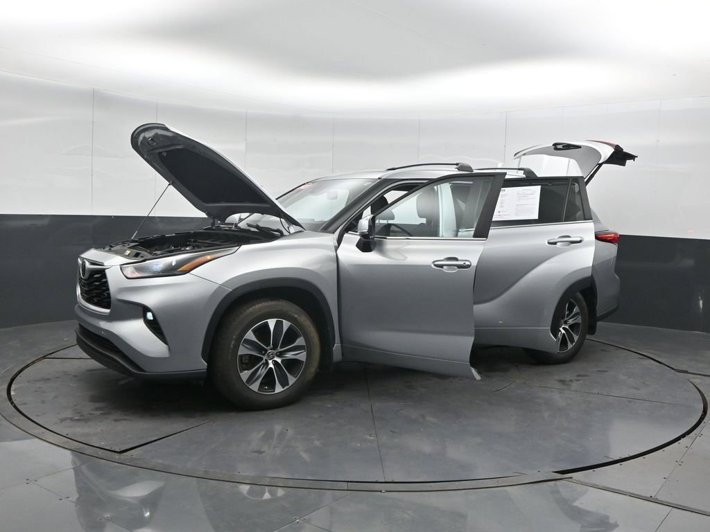 Used 2023 Toyota Highlander XLE image 63