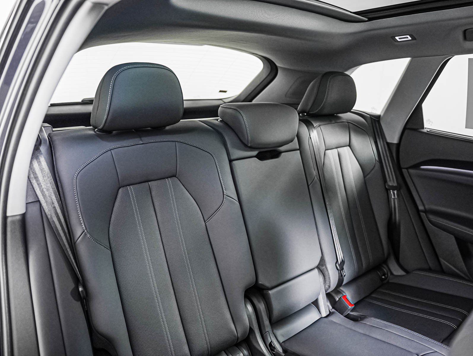 Certified 2025 Audi Q5 Premium w/ Premium Plus AWD/4WD image 14