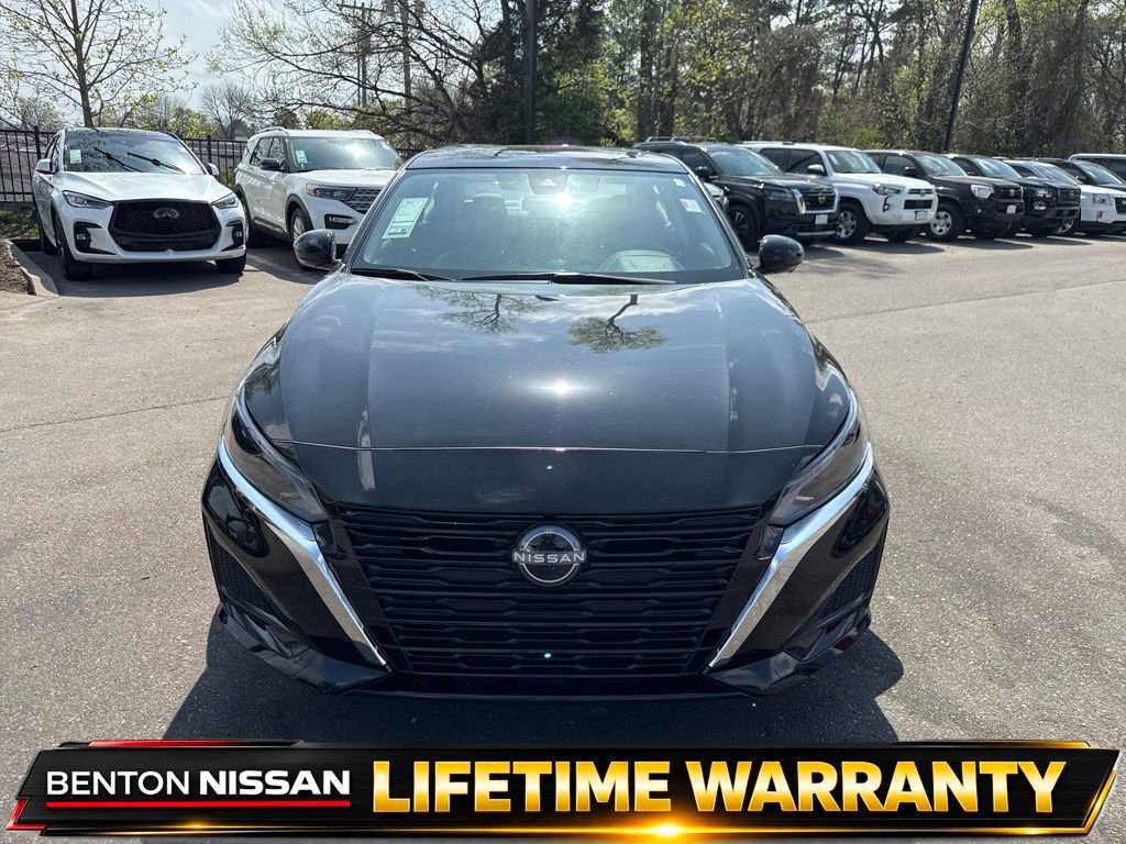 Used 2025 Nissan Altima 2.5 SL AWD/4WD image 10