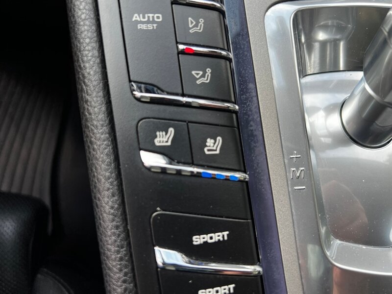 Used 2014 Porsche Panamera S RWD image 35