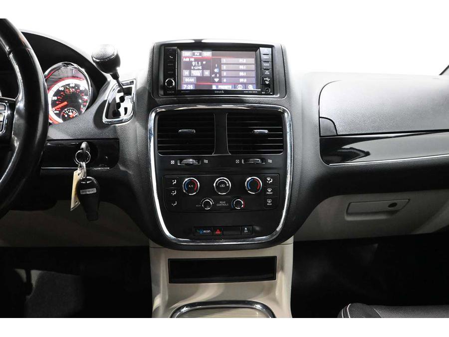 Used 2017 Dodge Grand Caravan SXT FWD image 24