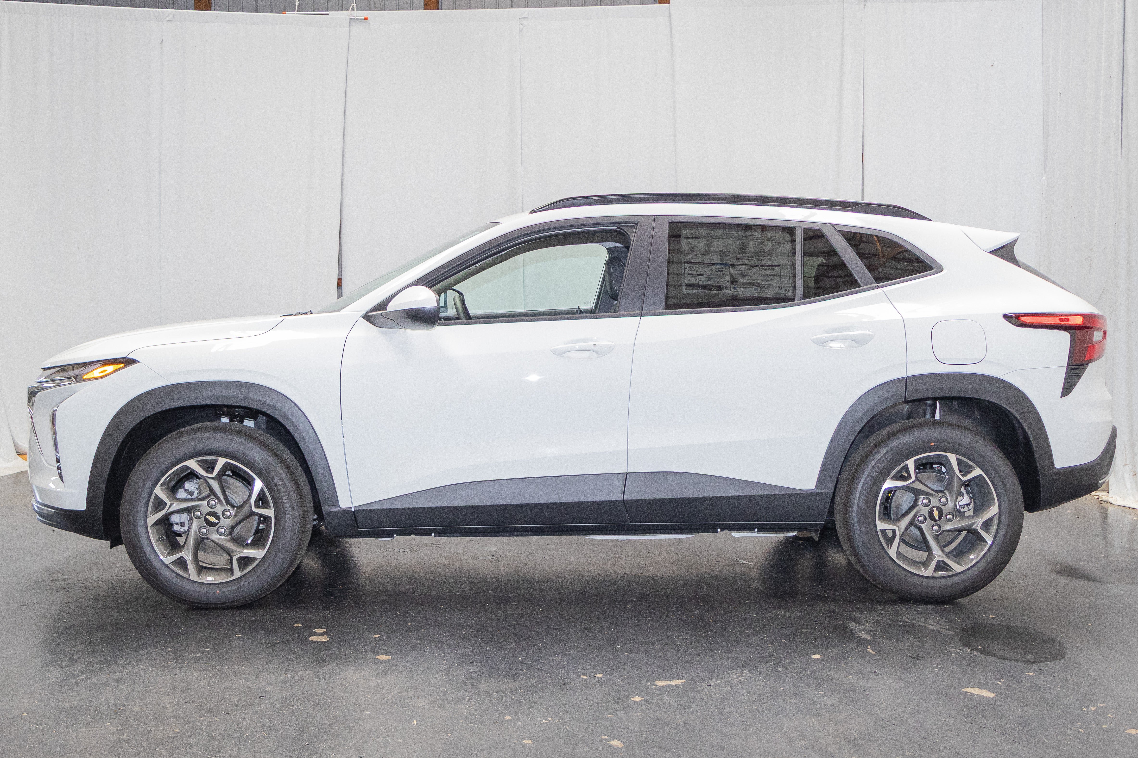 New 2026 Chevrolet Trax LT w/ Driver Confidence Package FWD image 5