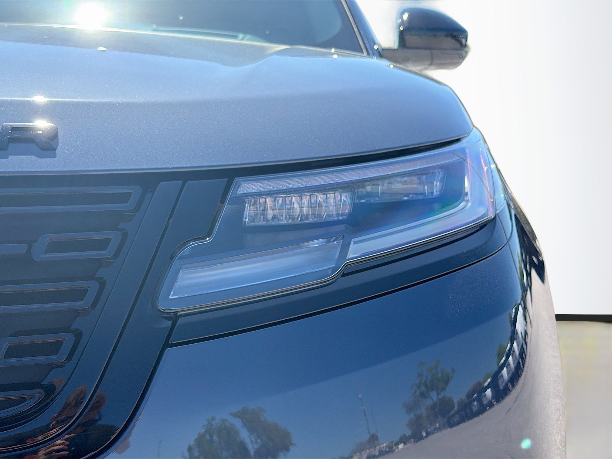 New 2026 Land Rover Range Rover Velar Dynamic SE image 9