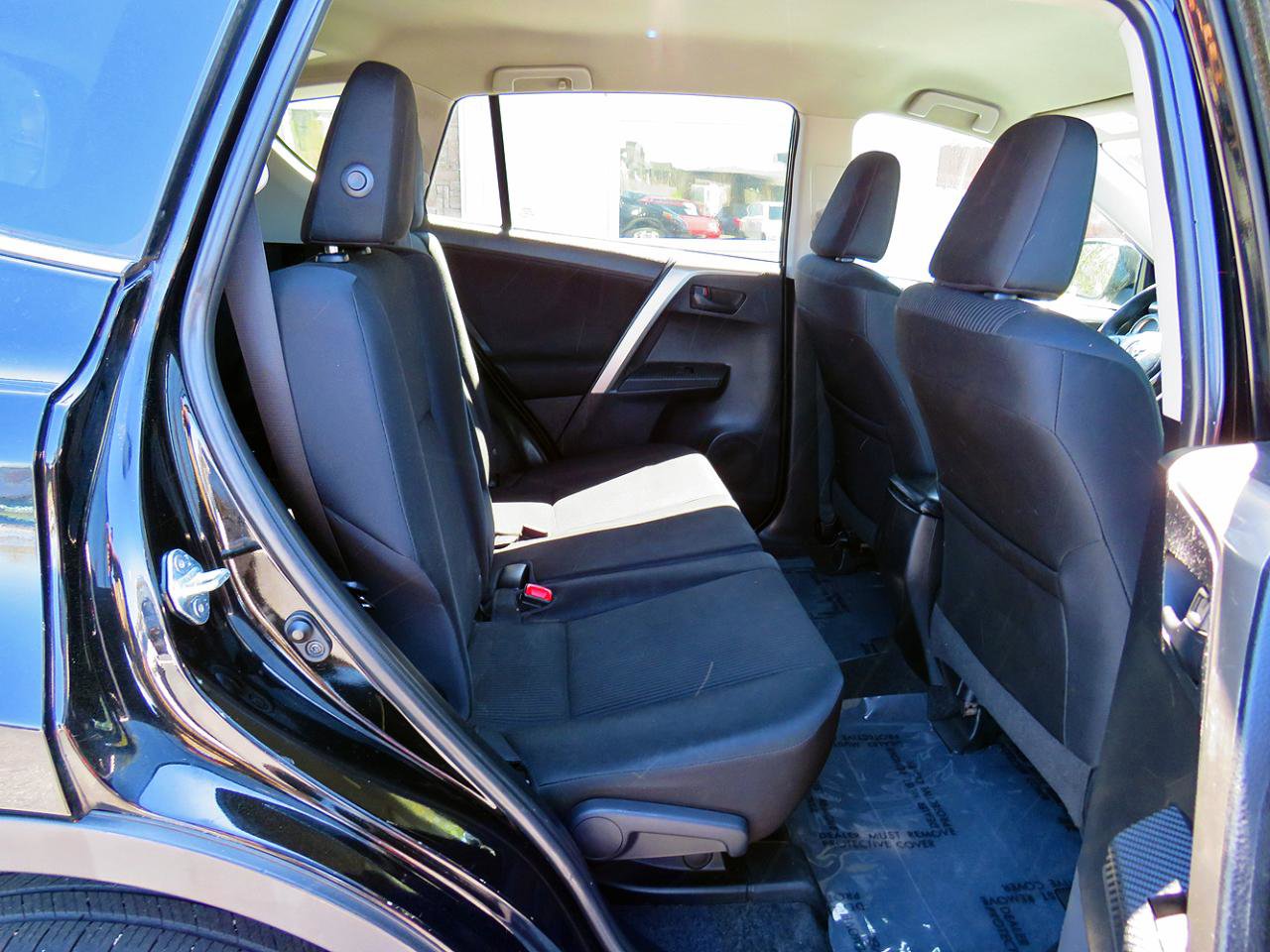 Used 2015 Toyota RAV4 LE image 14