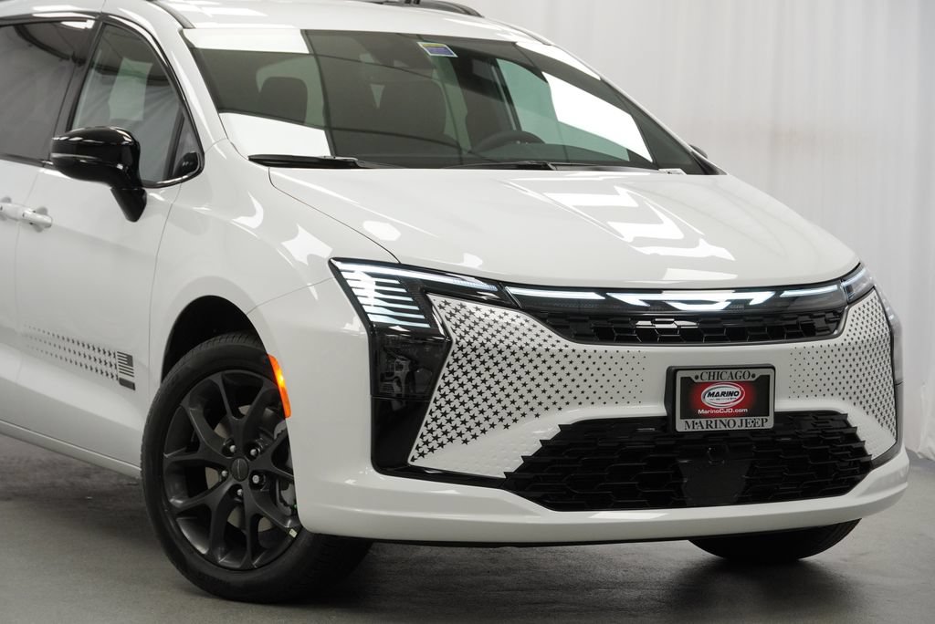New 2027 Chrysler Pacifica Select AWD/4WD image 3