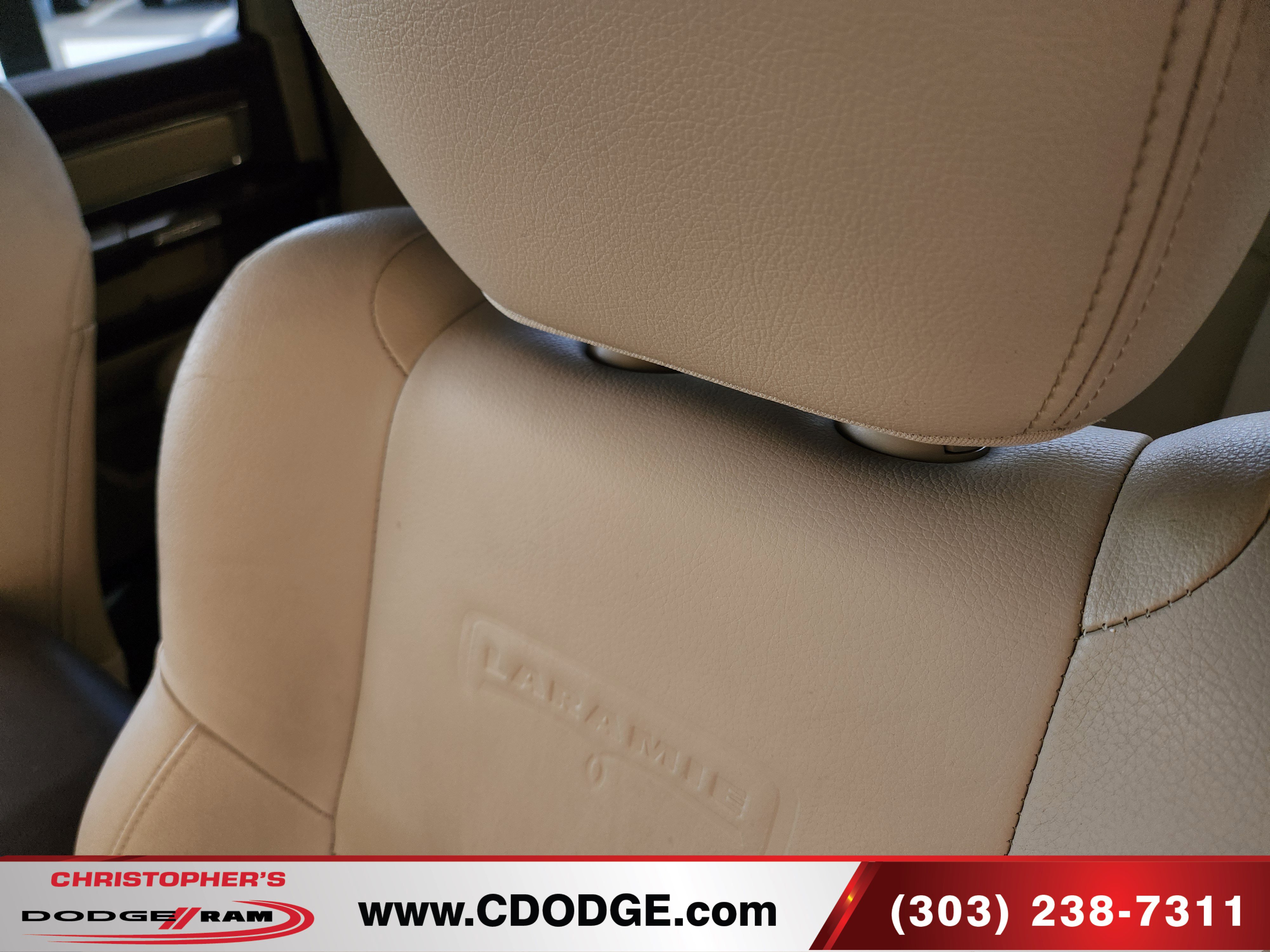 Used 2017 RAM 1500 Laramie w/ Convenience Group AWD/4WD image 18