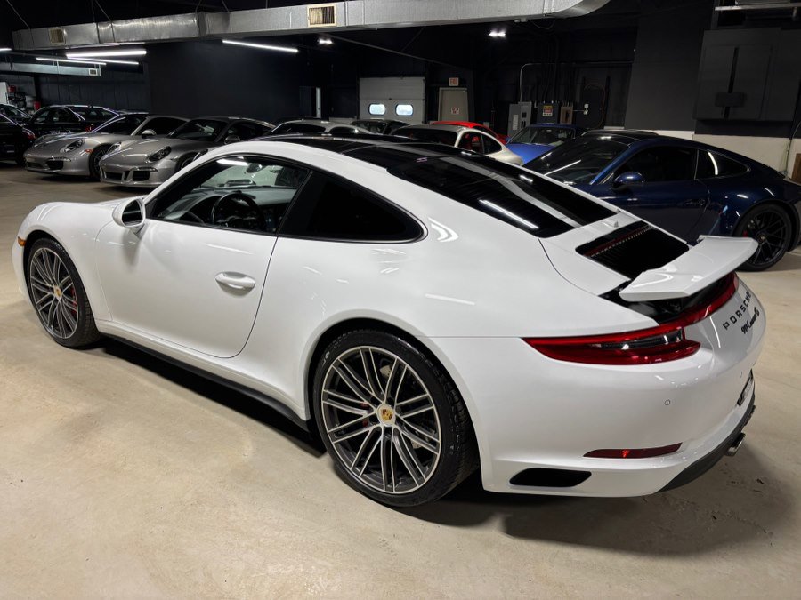 Used 2019 Porsche 911 Carrera 4S image 2
