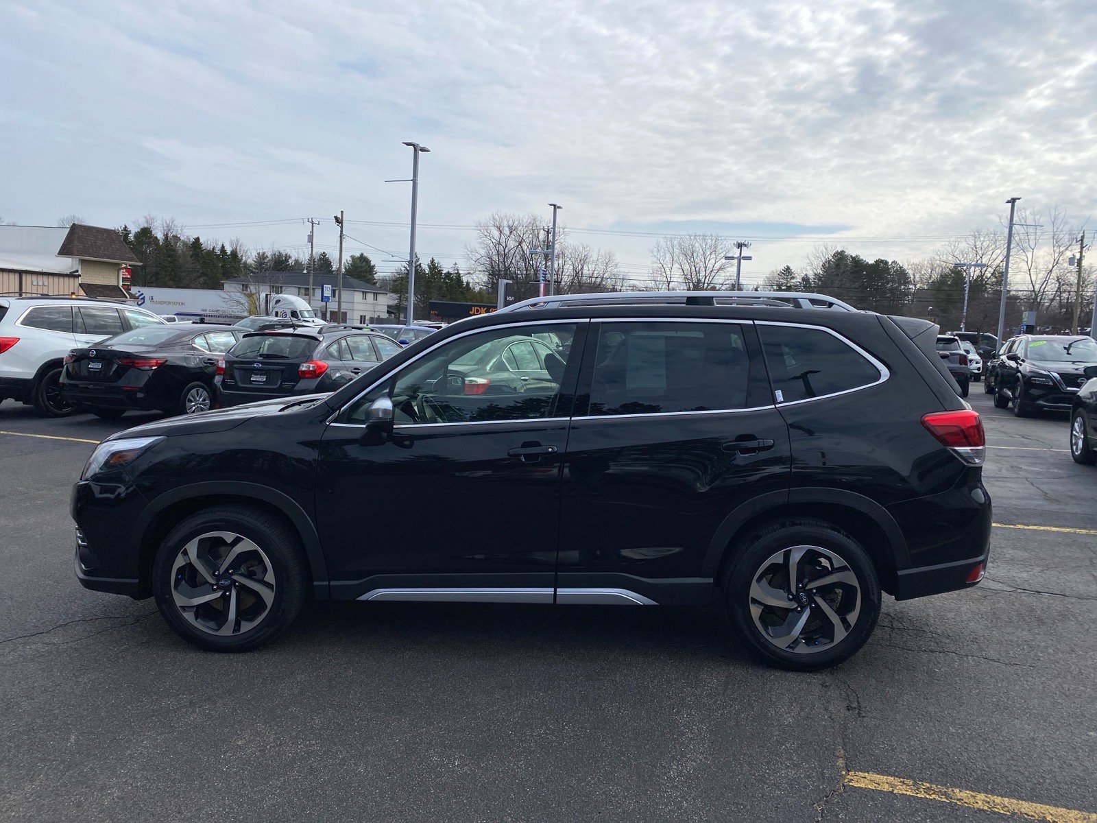 Used 2023 Subaru Forester Touring image 4