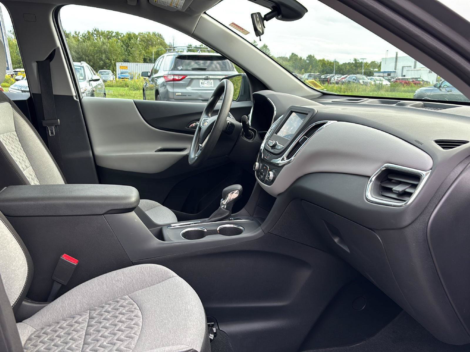 Used 2024 Chevrolet Equinox LS FWD image 28