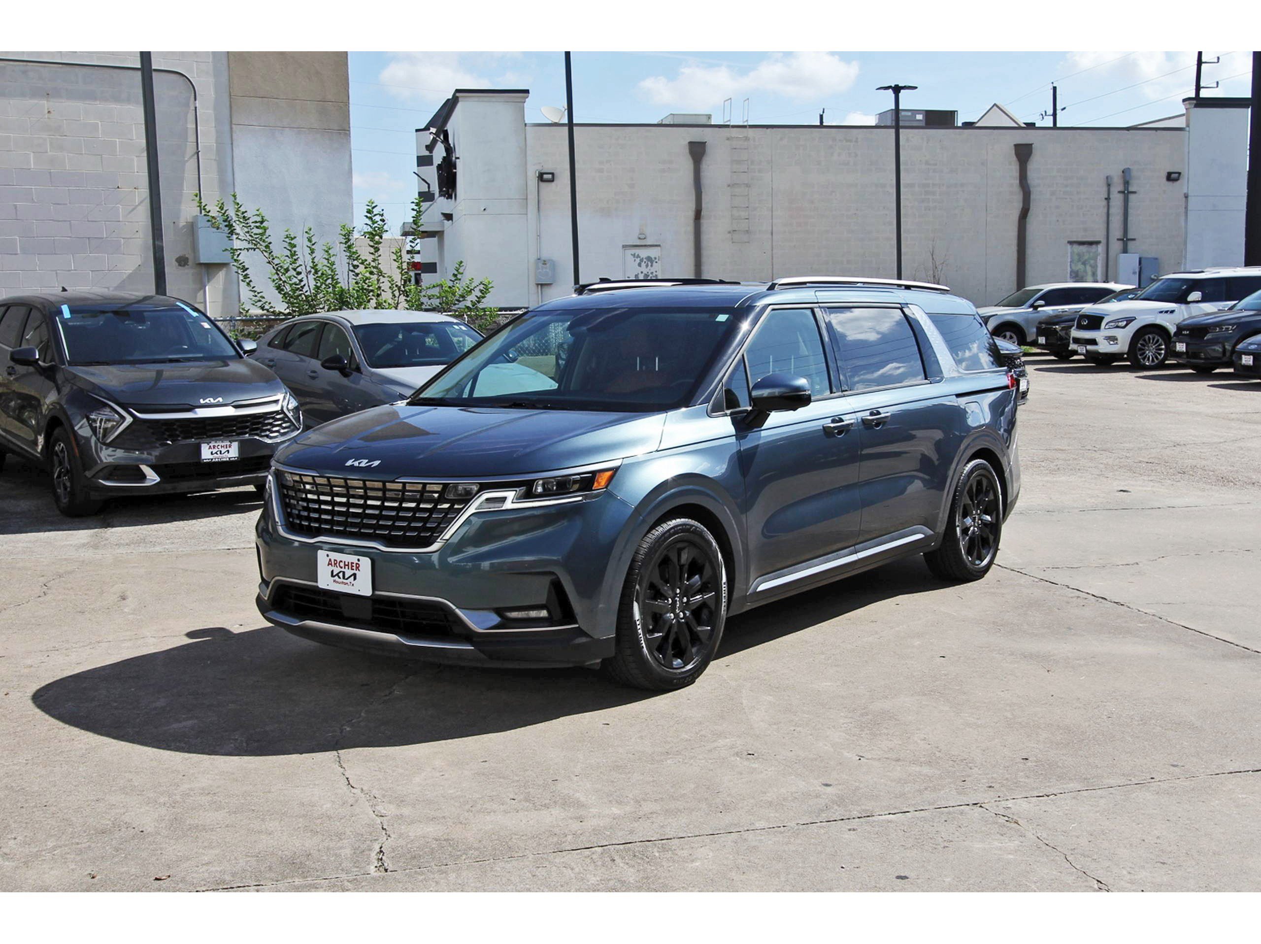 Certified 2024 Kia Carnival SX Prestige FWD image 3