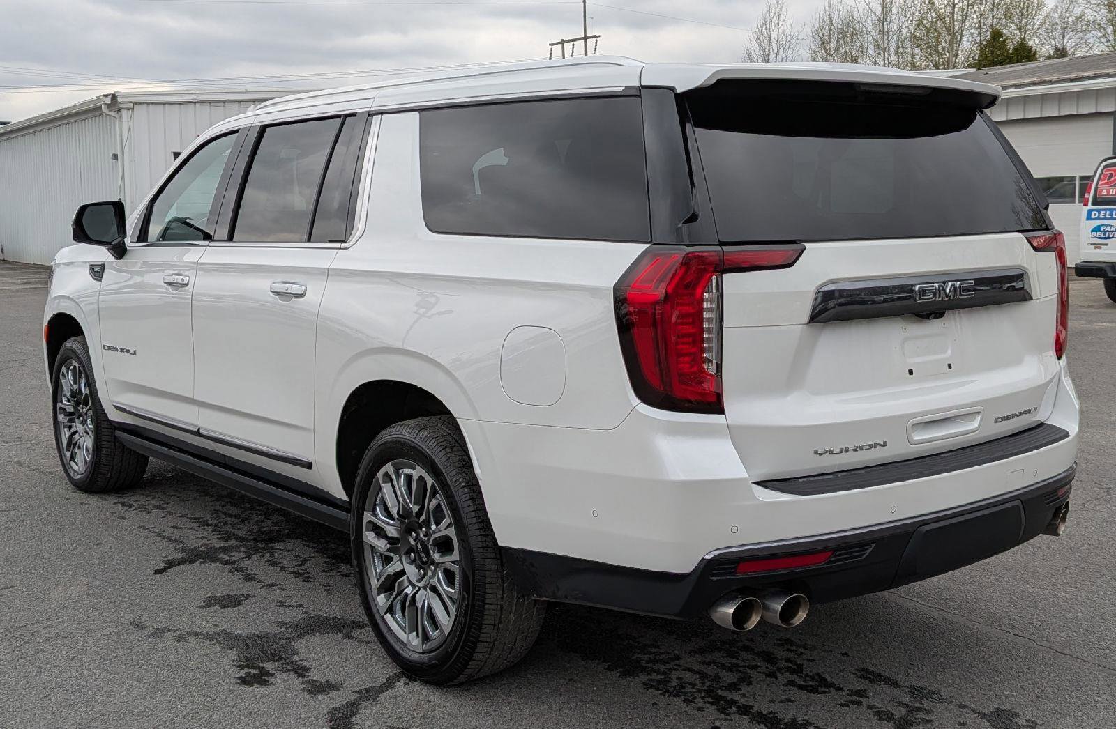 Certified 2023 GMC Yukon XL Denali Ultimate AWD/4WD image 8