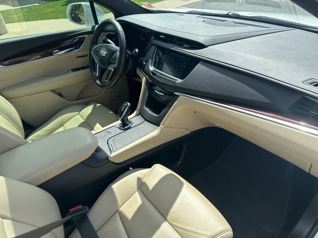 Used 2019 Cadillac XT5 Luxury w/ Advanced Security Package FWD image 32