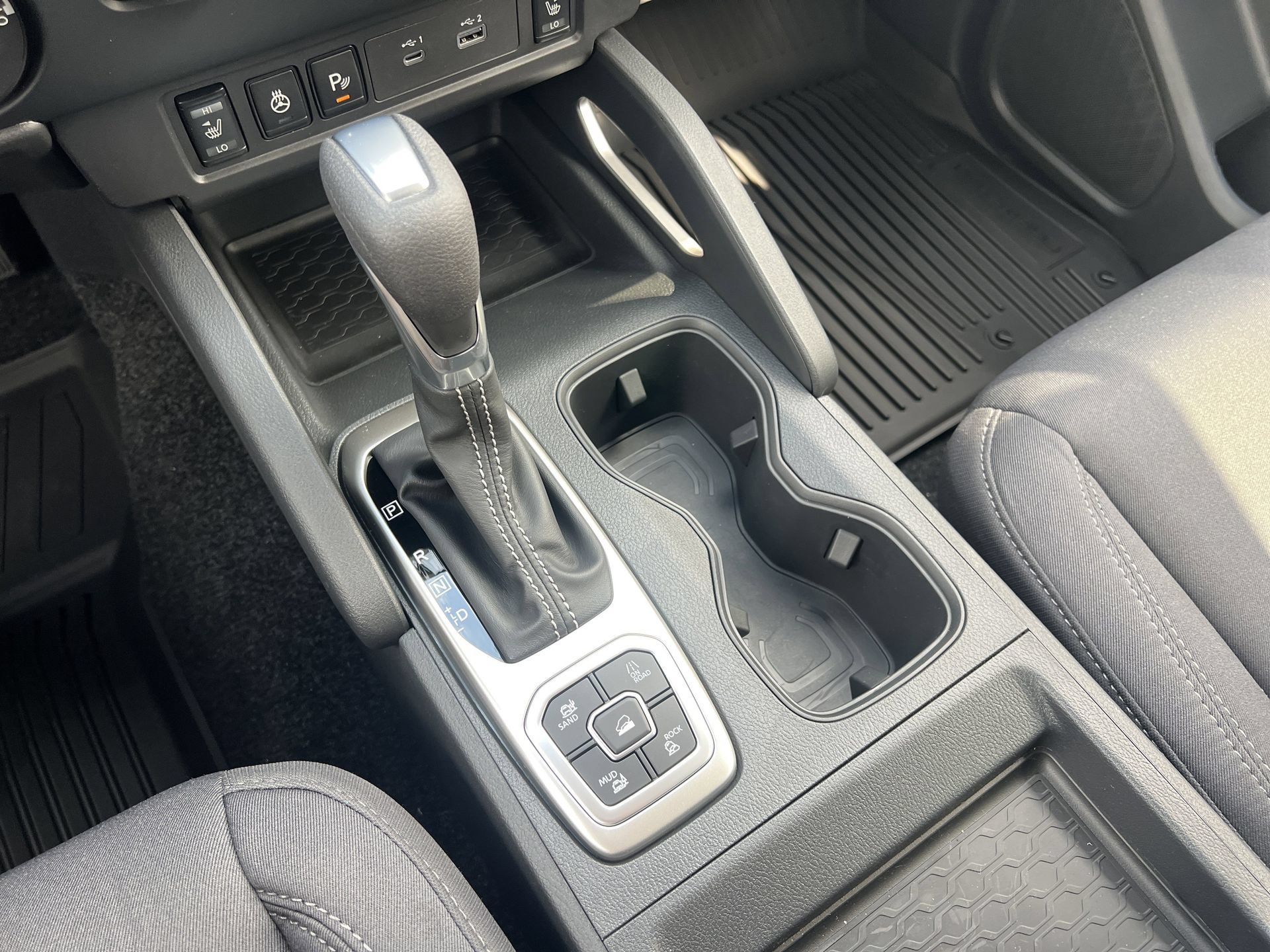 New 2026 Nissan Frontier SV w/ All-Weather Content Package AWD/4WD image 8