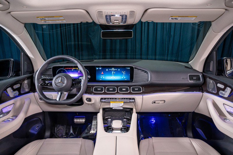 New 2026 Mercedes-Benz GLS 580 4MATIC image 12