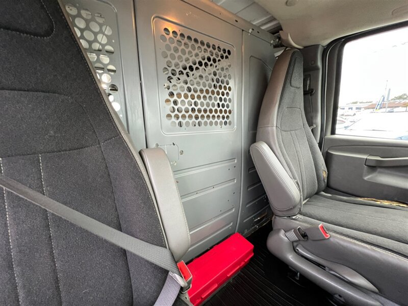 Used 2018 Chevrolet Express 2500 w/ Driver Convenience Package RWD image 17