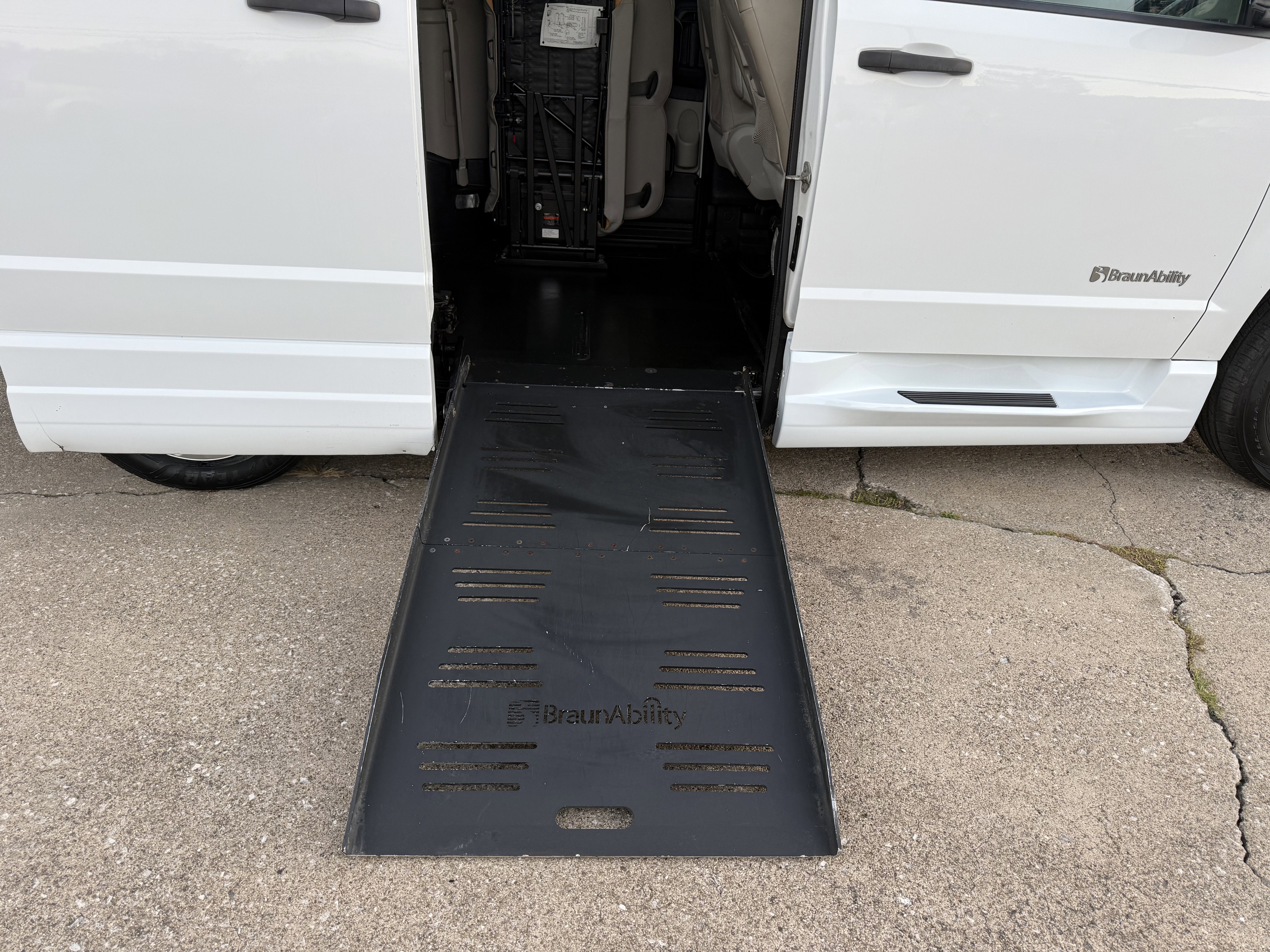 Used 2019 Dodge Grand Caravan SE image 29