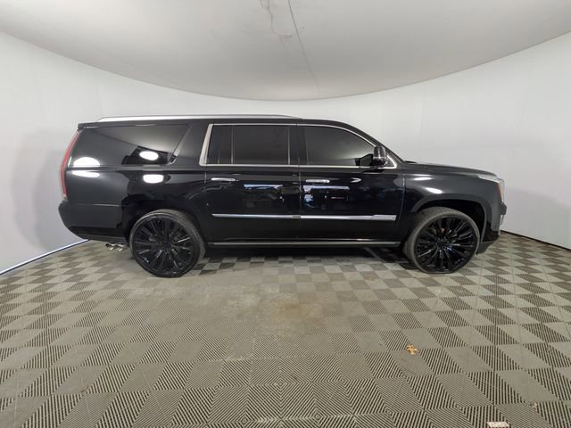 Used 2017 Cadillac Escalade ESV Premium Luxury image 4