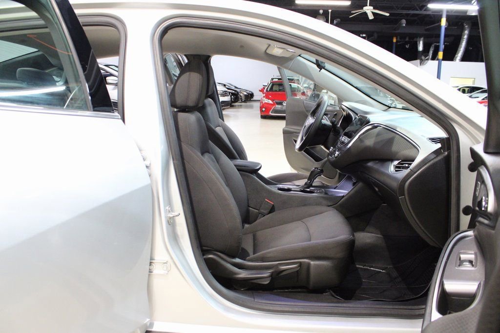 Used 2019 Chevrolet Malibu LT image 15