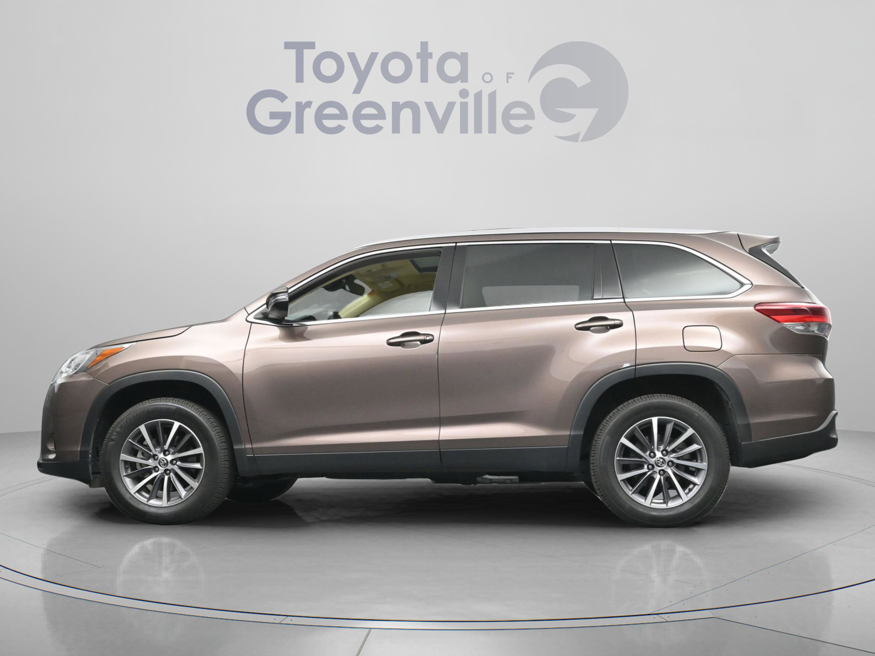 Used 2019 Toyota Highlander XLE image 6