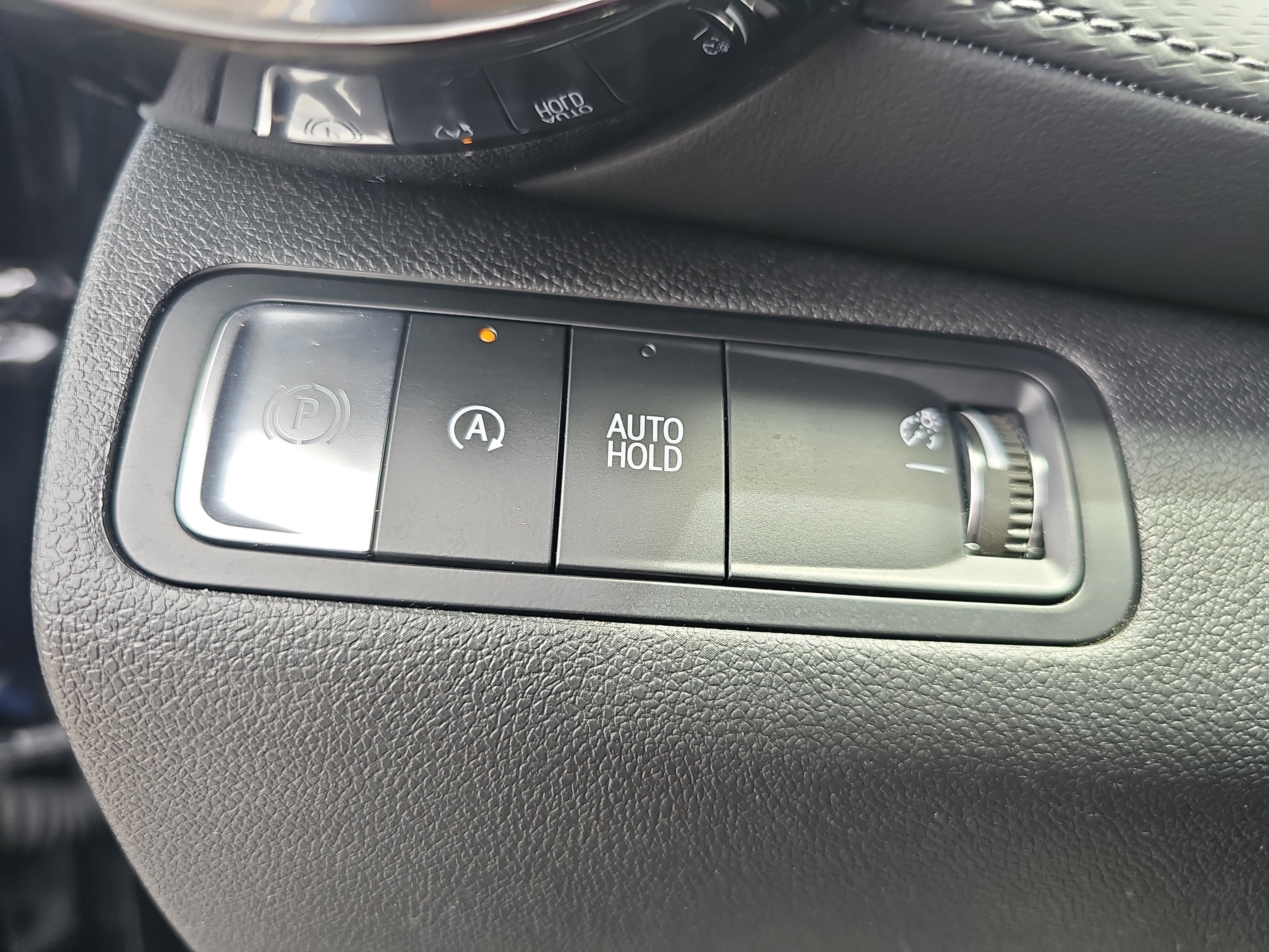 Used 2025 Chevrolet Equinox LT w/ Safety and Technology Package FWD image 25
