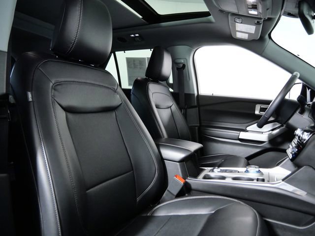 Certified 2023 Ford Explorer Limited w/ Limited Technology Package AWD/4WD image 11