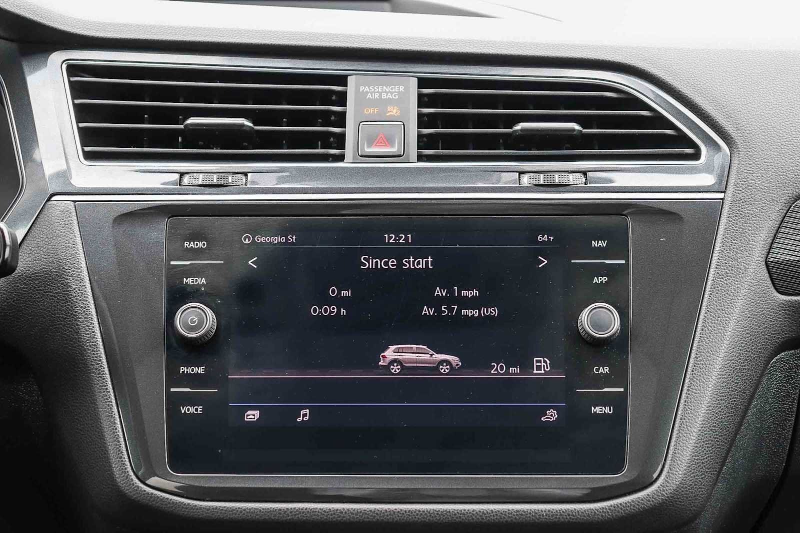 Used 2018 Volkswagen Tiguan SEL Premium FWD image 15