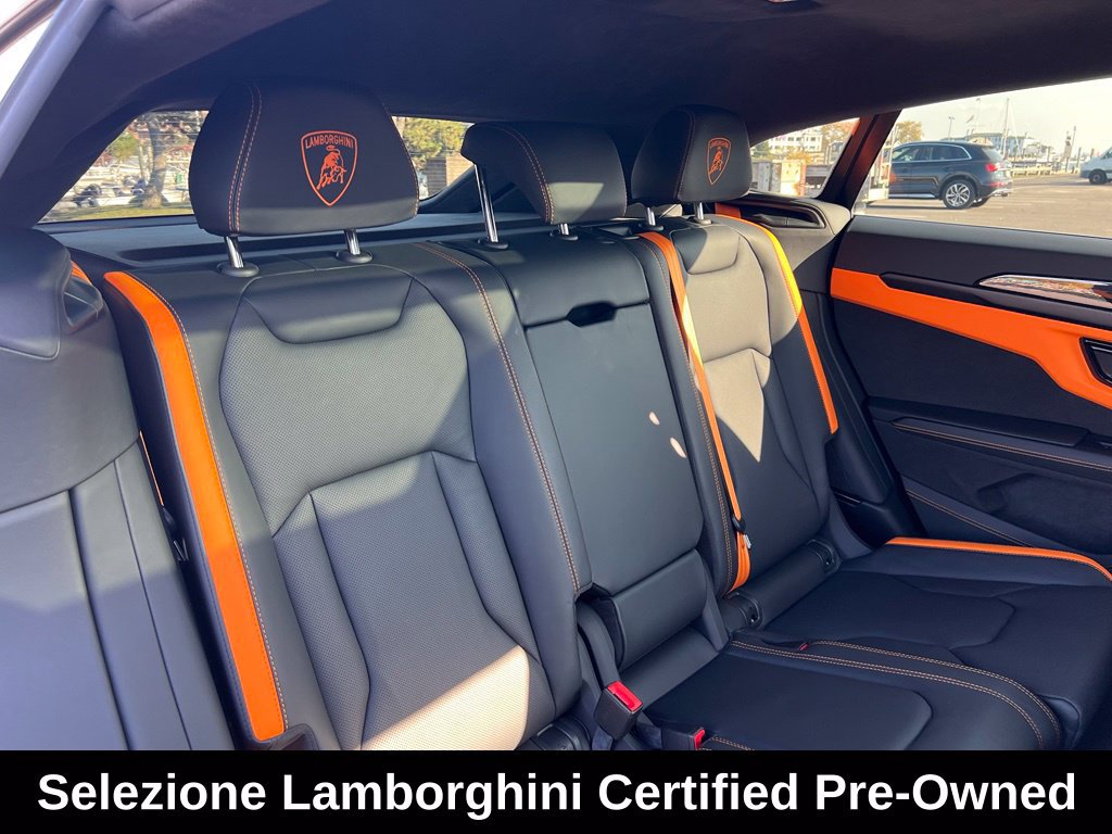 Used 2025 Lamborghini Urus SE AWD/4WD image 45