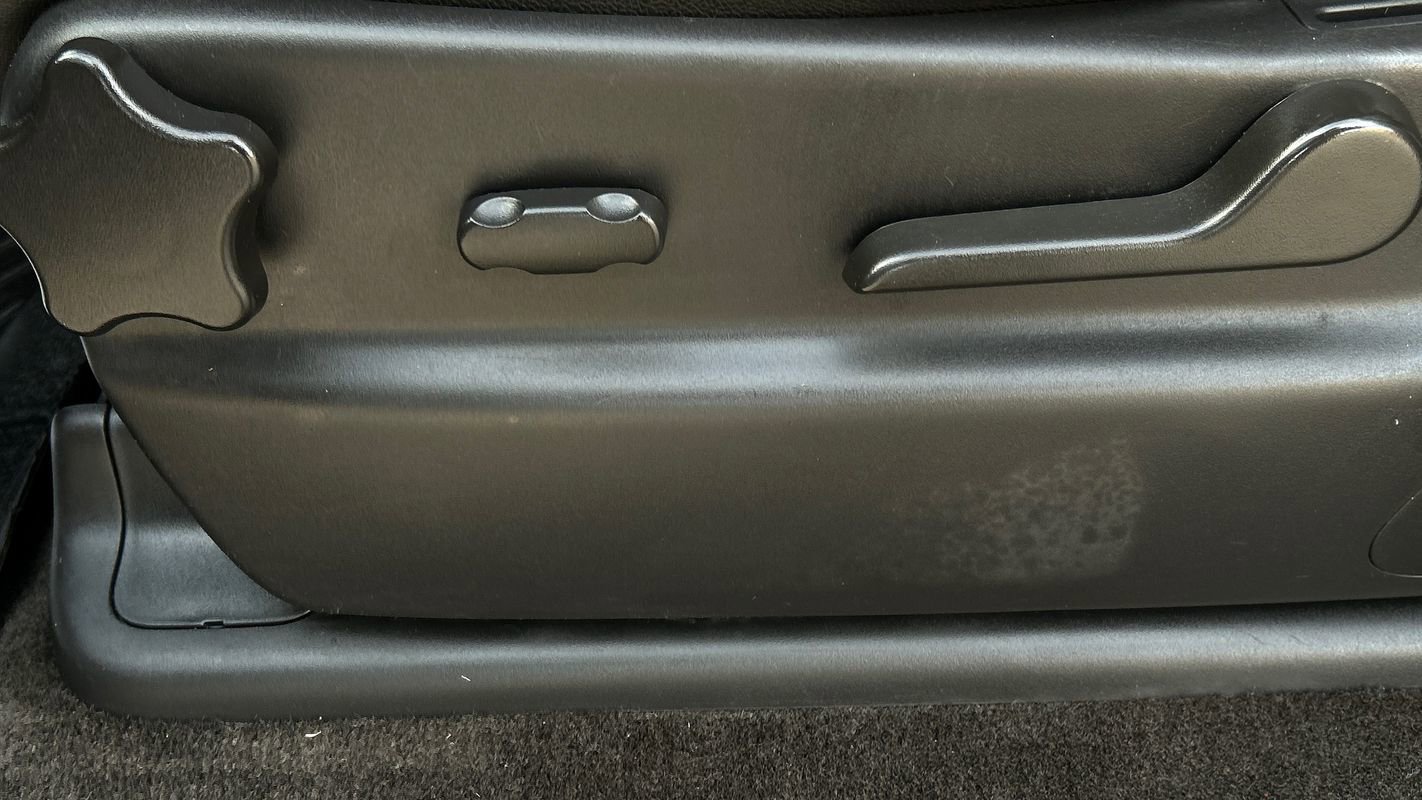 Used 2013 Chevrolet Suburban LT image 35